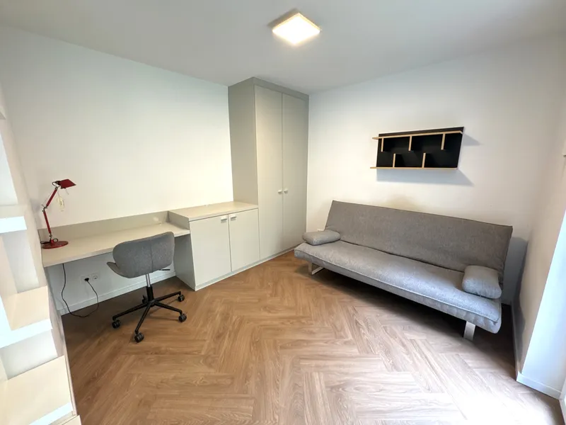 Modern möbliertes 1-Zimmer-Apartment mit Terrasse — photo 1